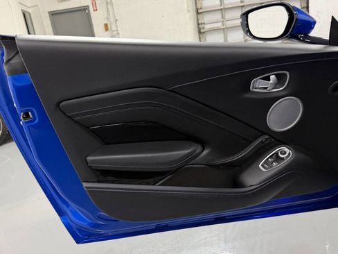 Used 2020 Aston Martin V8 Vantage Coupe image 36