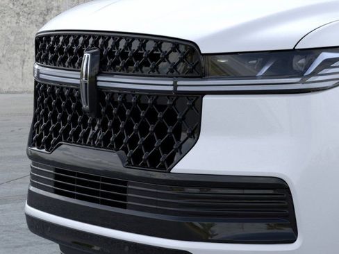 New 2026 Lincoln Navigator L Black Label AWD/4WD image 17