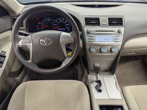 Used 2009 Toyota Camry LE image 19