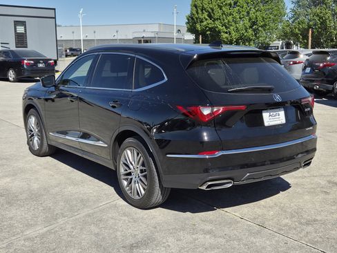 Used 2023 Acura MDX SH-AWD w/ Advance Package image 3