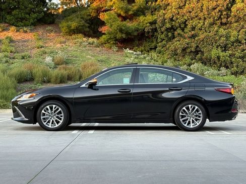 Certified 2025 Lexus ES 350 image 7