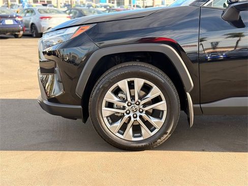 Used 2023 Toyota RAV4 XLE Premium image 24