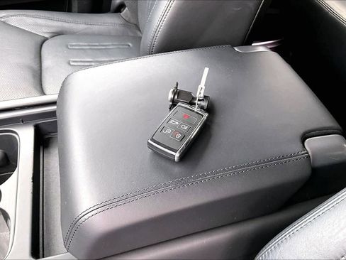 Used 2020 Land Rover Defender 110 HSE image 15