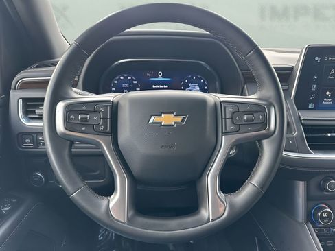Used 2023 Chevrolet Suburban Premier image 12