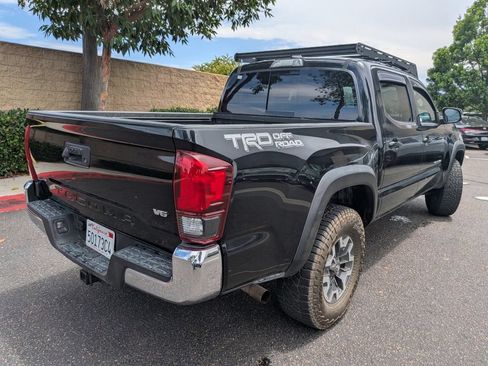 Used 2019 Toyota Tacoma TRD Off-Road RWD image 8