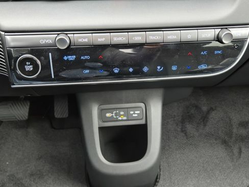 New 2026 Hyundai Ioniq 5 Limited image 18