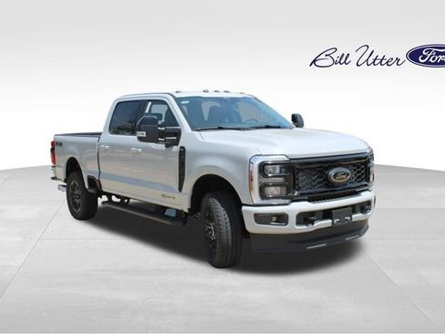 New 2026 Ford F250 Lariat w/ Black Appearance Package AWD/4WD image 2