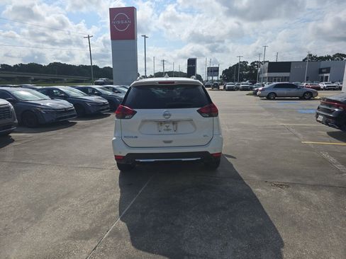 Used 2020 Nissan Rogue SL w/ Premium Package FWD image 7