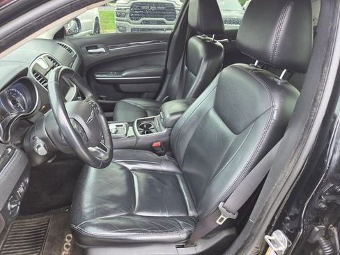 Used 2016 Chrysler 300 Limited w/ Driver Convenience Group image 2