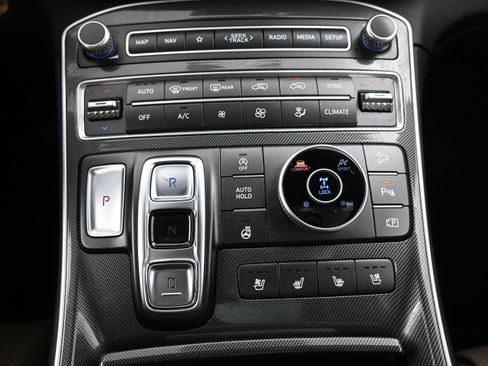 Used 2021 Hyundai Santa Fe Limited AWD/4WD image 17