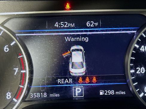 Used 2024 Nissan Sentra SV image 18