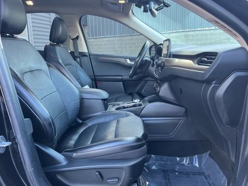Used 2020 Ford Escape Titanium image 11