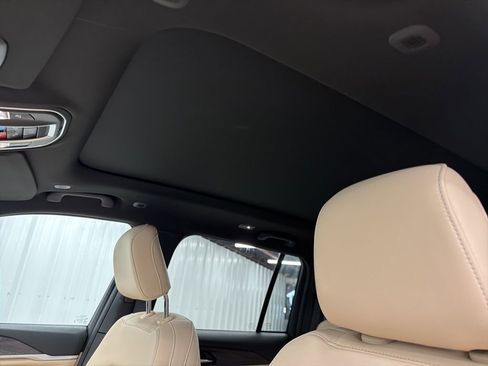 New 2026 Jeep Grand Cherokee Limited w/ Luxury Tech Group II RWD image 11