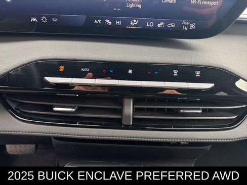 Used 2025 Buick Enclave Preferred image 23