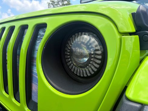 Used 2021 Jeep Wrangler Unlimited Sahara AWD/4WD image 22