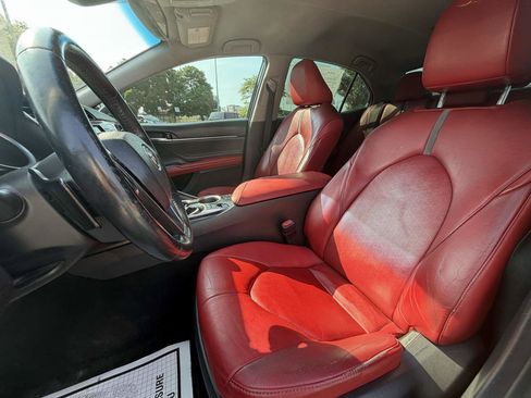 Used 2018 Toyota Camry XSE FWD image 13