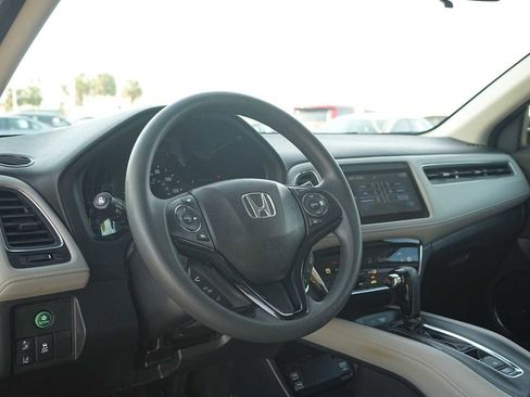 Used 2019 Honda HR-V EX image 2