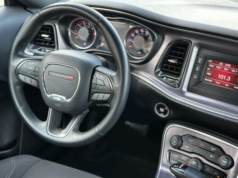 Used 2017 Dodge Challenger SXT RWD image 21
