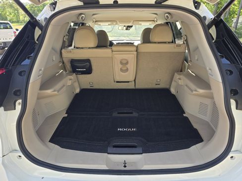 Used 2020 Nissan Rogue SV w/ Premium Package FWD image 25