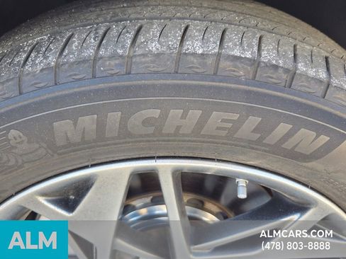 Used 2023 Genesis GV70 2.5T w/ Advanced Package image 7