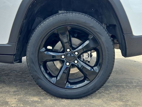 Used 2023 Jeep Grand Cherokee Limited w/ Black Appearance Package RWD image 13