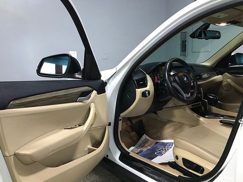 Used 2015 BMW X1 xDrive35i AWD/4WD image 9