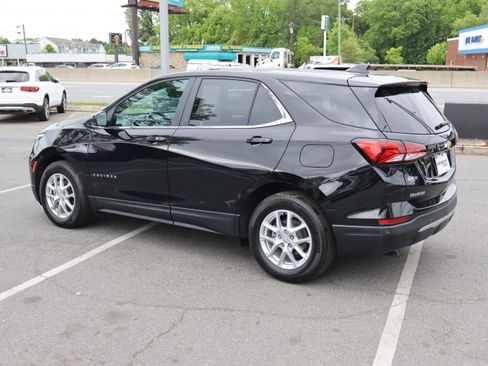 Used 2024 Chevrolet Equinox LT w/ LPO, Floor Liner Package FWD image 8