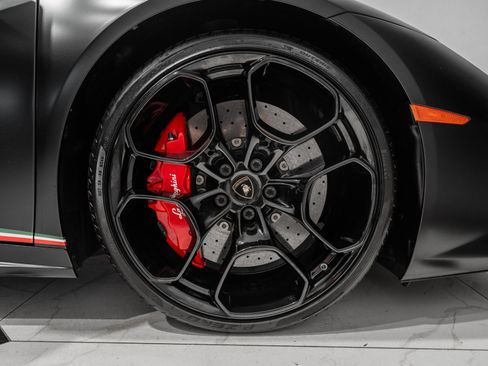 Used 2016 Lamborghini Huracan LP 610-4 AWD/4WD image 12