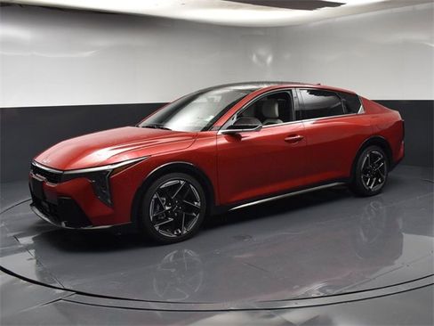 Certified 2025 Kia K4 GT-Line w/ GT-Line Premium Package image 4