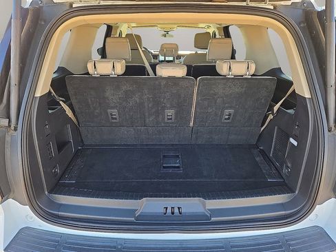 Used 2024 Ford Expedition Limited image 13