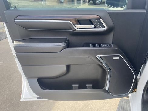 Used 2022 GMC Sierra 1500 SLT image 11