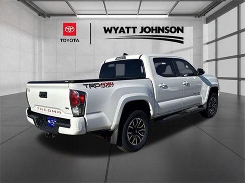 Used 2020 Toyota Tacoma TRD Sport image 5
