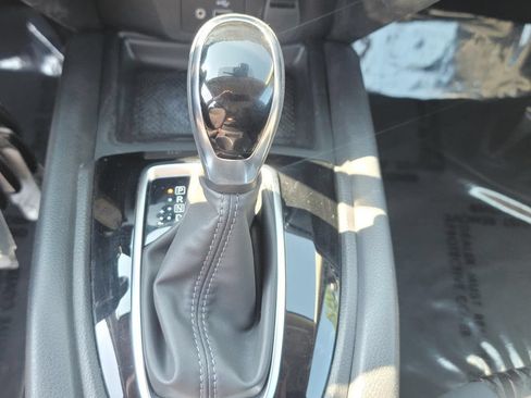 Used 2019 Nissan Rogue S AWD/4WD image 25