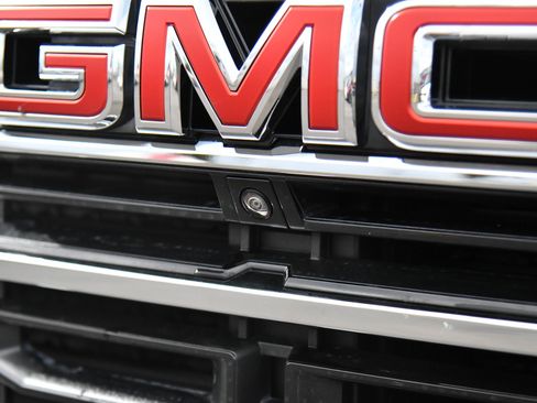 Used 2025 GMC Acadia Elevation image 12