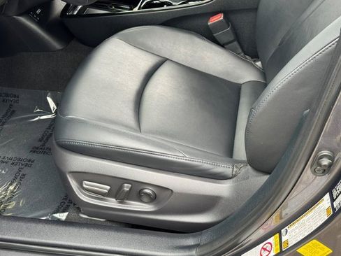 Used 2019 Toyota Prius Prime Premium image 12