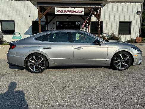 Used 2021 Hyundai Sonata SEL Plus w/ Tech Package FWD image 6