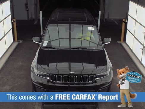 Used 2024 Jeep Grand Cherokee L Limited w/ Luxury Tech Group II AWD/4WD image 2