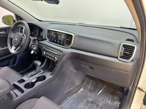 Used 2020 Kia Sportage LX FWD image 13