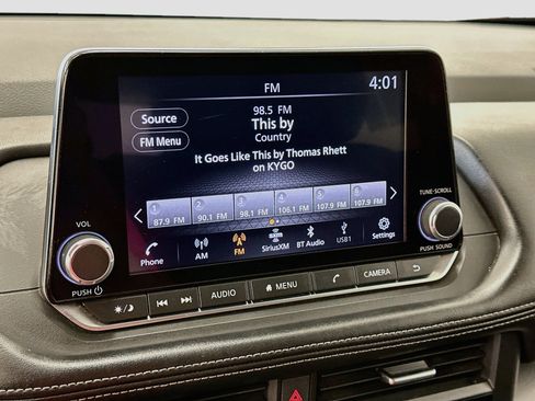 Used 2025 Nissan Rogue SV AWD/4WD image 21