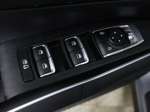 Used 2024 Kia Sorento S image 36