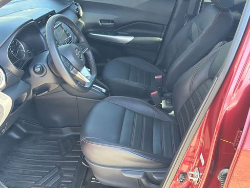 Used 2019 Nissan Kicks SR w/ SR Premium Package image 10