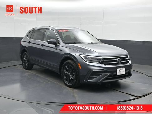 Used 2024 Volkswagen Tiguan SE AWD/4WD image 4