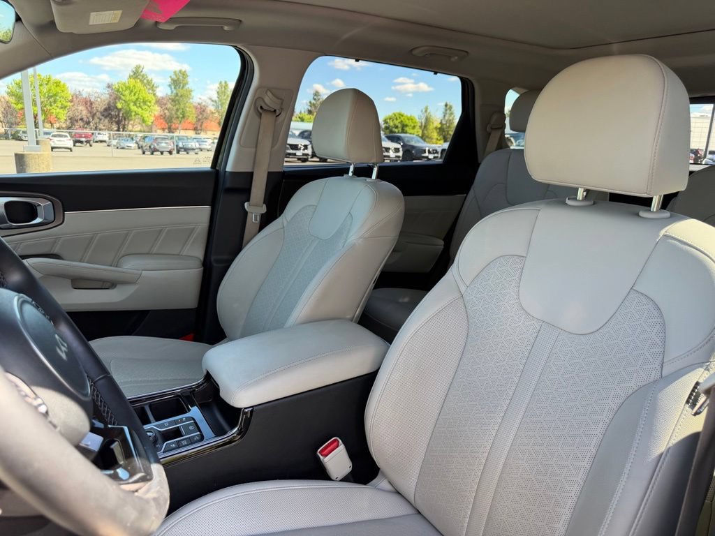 Used 2023 Kia Sorento SX Prestige w/ Panoramic Sunroof Package AWD/4WD image 15