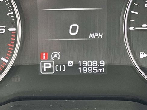 Certified 2025 Subaru Crosstrek 2.0i Premium image 30