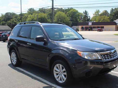 Used 2013 Subaru Forester 2.5X Premium w/ All-Weather Pkg AWD/4WD image 3