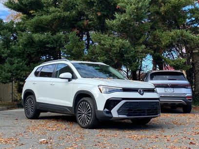 Used 2025 Volkswagen Taos SE