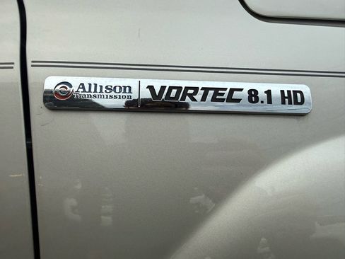 Used 2005 Chevrolet Avalanche 2500 w/ Preferred Equipment Group image 30