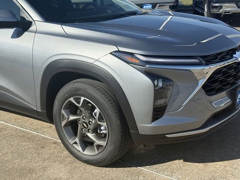 New 2026 Chevrolet Trax LT w/ Sunroof Package image 6
