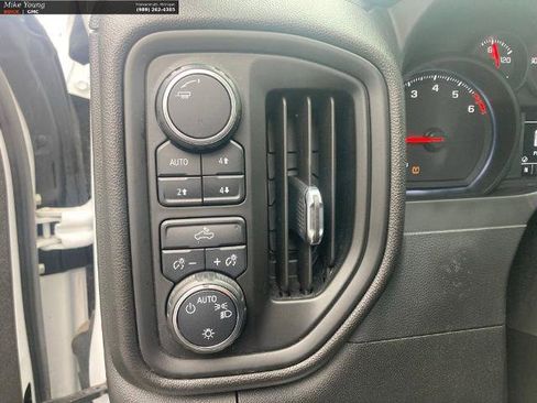 Used 2020 Chevrolet Silverado 1500 Custom Trail Boss w/ Custom Convenience Package AWD/4WD image 18