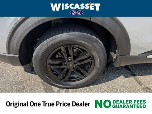 Certified 2022 Ford Explorer XLT w/ Equipment Group 202A image 28